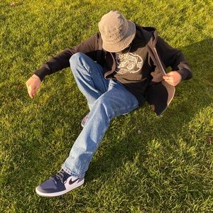 Meet your Posher, Christian